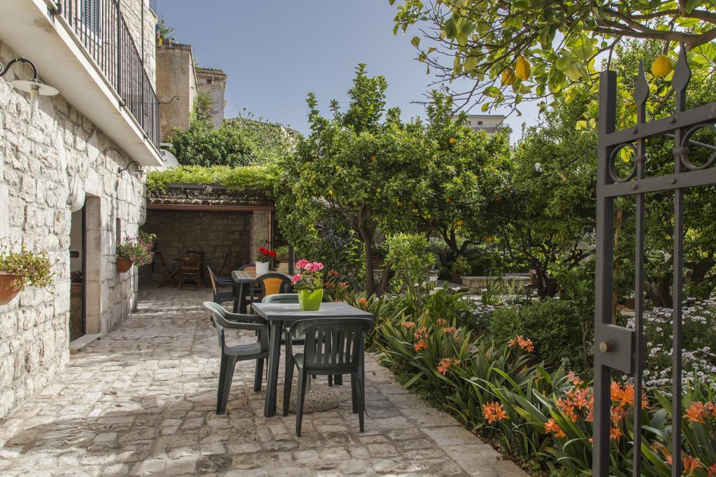B&B Il Giardino Dei Mandarini Modica Dış mekan fotoğraf
